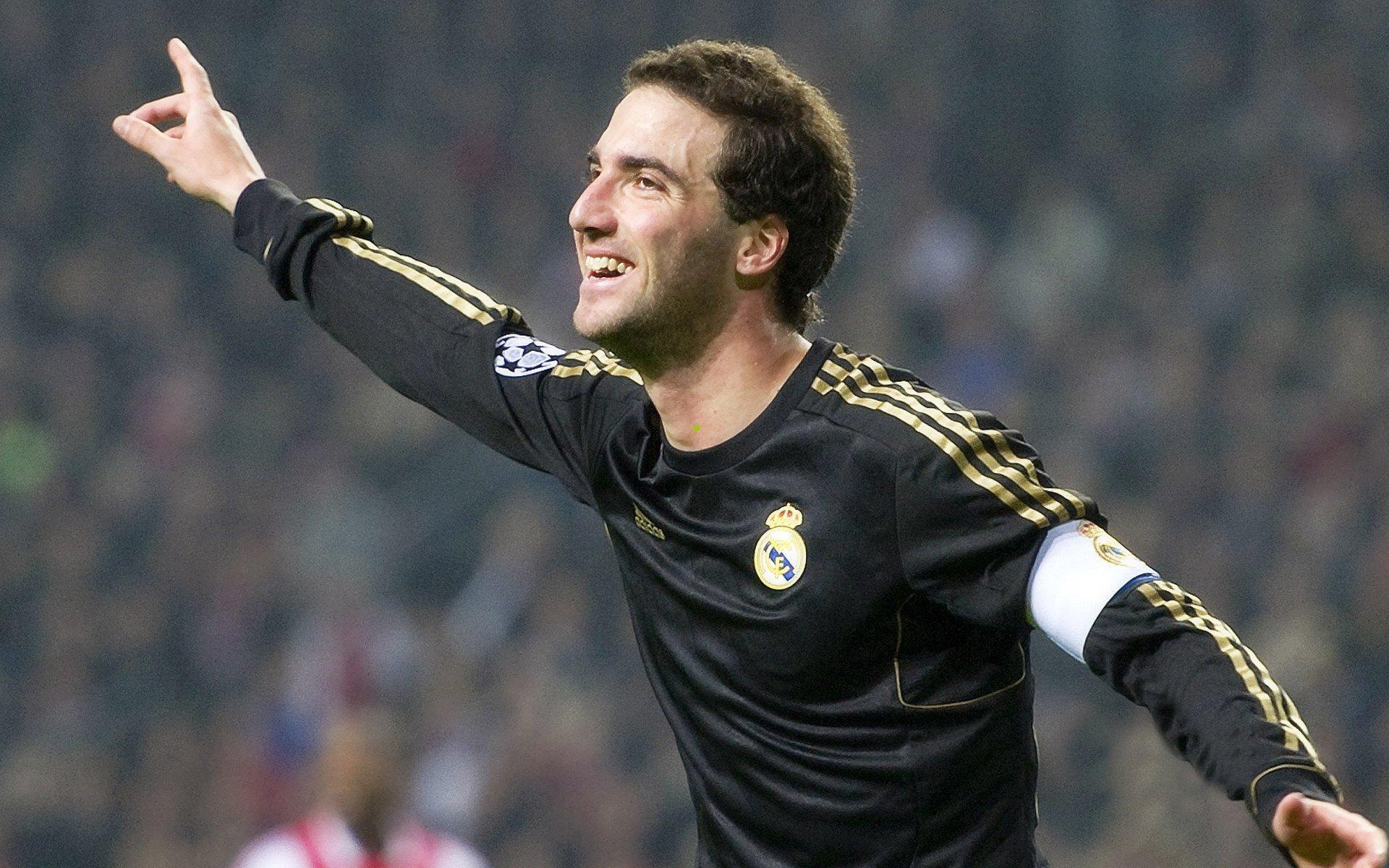 剑南春杯巴萨四比零横扫十人毕尔巴鄂,费兰托雷斯梅开二度莱万费尔明建功