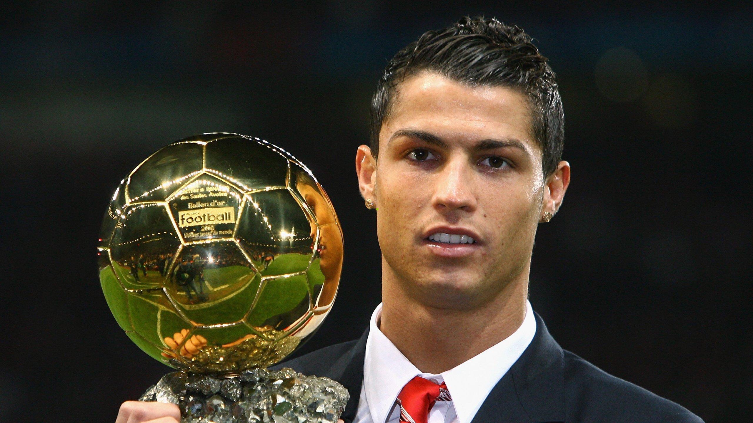 欧冠焦点战，金球先生登贝莱复出闪耀，巴黎圣日耳曼客场7比2横扫勒沃库森